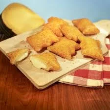 mini cheese soufflé / mini kaas souffle per 5 pcs
