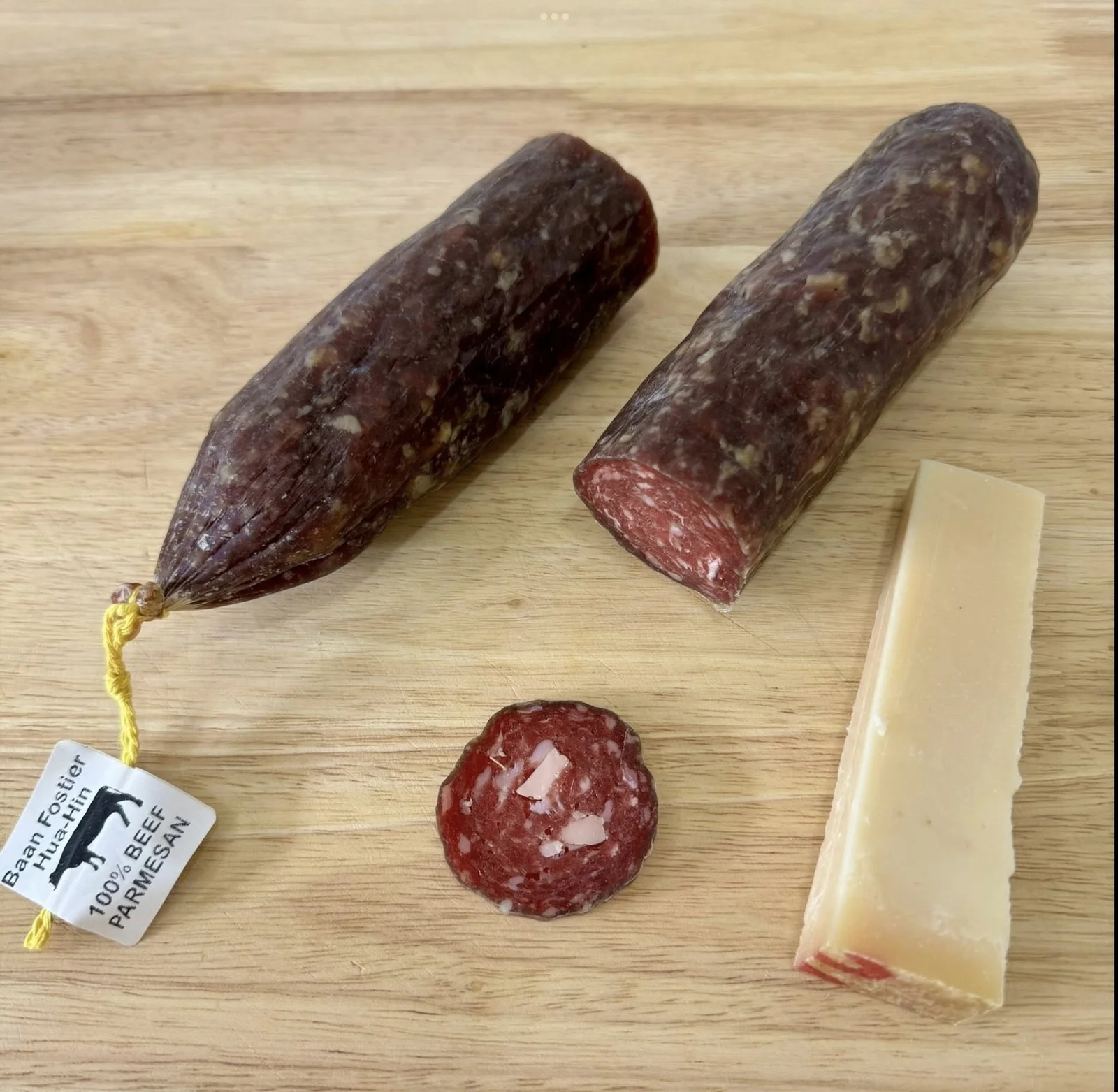Beef salami parmesan (100 gram sliced)